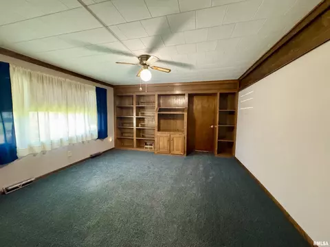 902 E Main St, Aledo, IL 61231 photo 10
