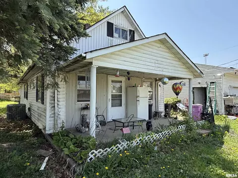 409 411 1st St, Matherville, IL 61263
