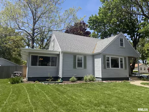 2601 47th St, Moline, IL 61265