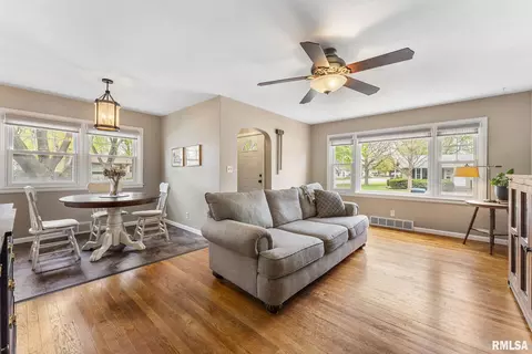 2601 47th St, Moline, IL 61265 photo 5