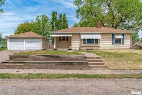 2308 W Lombard St, Davenport, IA 52804