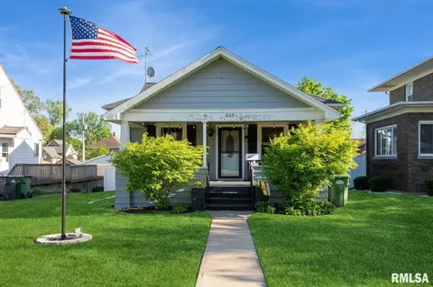 835 3rd Ave S, Clinton, IA 52732