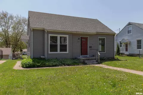 1641 W 36th St, Davenport, IA 52806