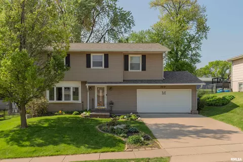 2619 W 37th St, Davenport, IA 52806