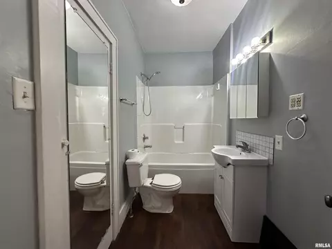 812 E Murray St, Macomb, IL 61455 photo 7