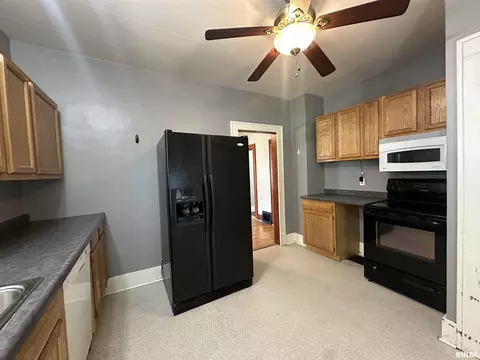 812 E Murray St, Macomb, IL 61455 photo 10