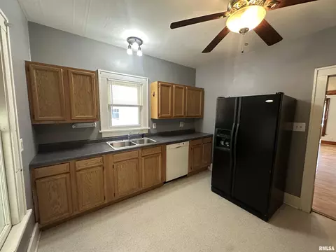 812 E Murray St, Macomb, IL 61455 photo 9