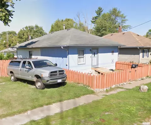 1201 N 13th St, Herrin, IL 62948