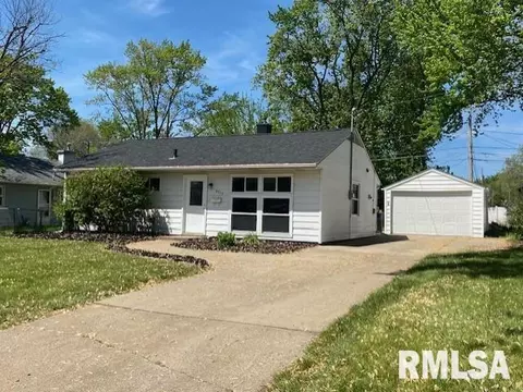 2712 30th St, Rock Island, IL 61201
