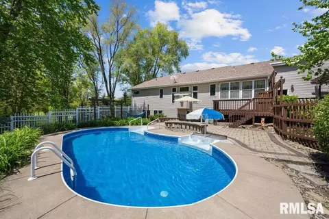77 Park View Dr, Eldridge, IA 52748 photo 13