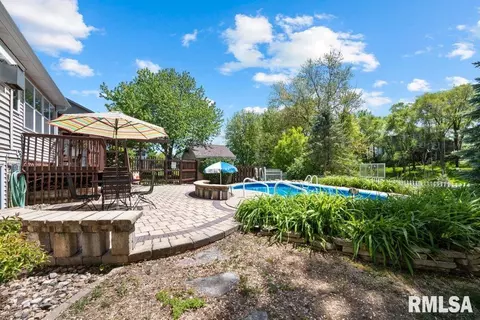 77 Park View Dr, Eldridge, IA 52748 photo 12
