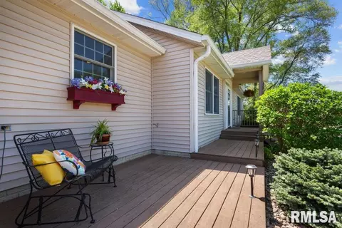 77 Park View Dr, Eldridge, IA 52748 photo 15