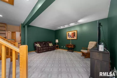 77 Park View Dr, Eldridge, IA 52748 photo 40