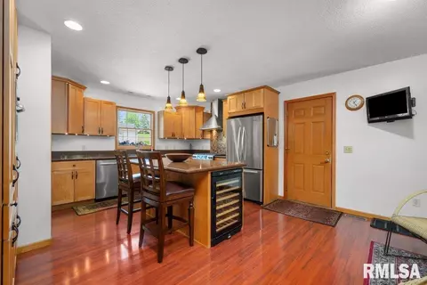 77 Park View Dr, Eldridge, IA 52748 photo 27