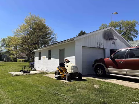 451 S Grove St, Kewanee, IL 61443 photo 14