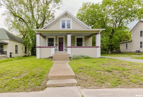 619 S 20th St, Murphysboro, IL 62966