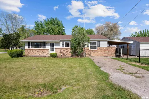 203 E 2nd St, Andalusia, IL 61232