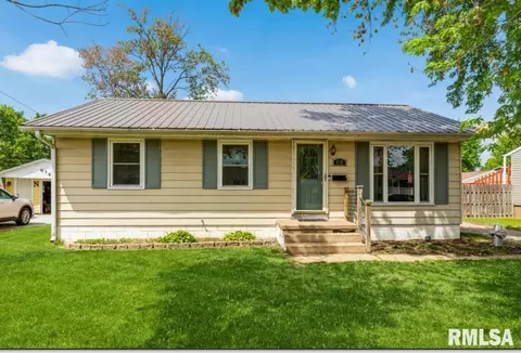 610 14th Pl, Camanche, IA 52730