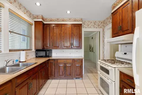 1840 14th St, Moline, IL 61265 photo 16