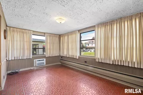 1840 14th St, Moline, IL 61265 photo 10