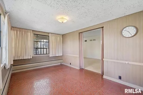 1840 14th St, Moline, IL 61265 photo 9
