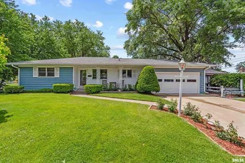 4034 35th St, Rock Island, IL 61201