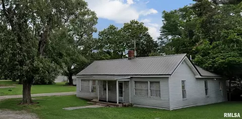 607 W Sycamore St, Carmi, IL 62821