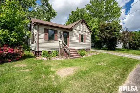 613 N 29th St, Herrin, IL 62948 photo 2