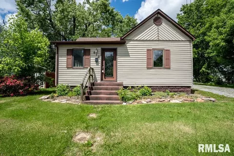 613 N 29th St, Herrin, IL 62948