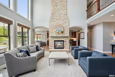 2250 E Lomar St, Eldridge, IA 52748 photo 5