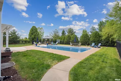 2250 E Lomar St, Eldridge, IA 52748 photo 40