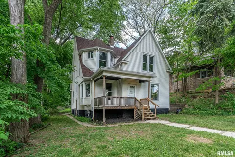 534 Lincoln Ct, Davenport, IA 52804