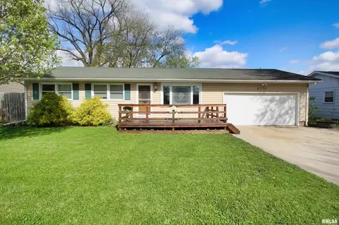 4520 11th Street A, Moline, IL 61265
