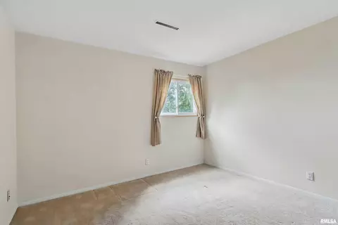Bedroom - 3868 26th Ave, Moline, IL 61265 photo 3 of 3
