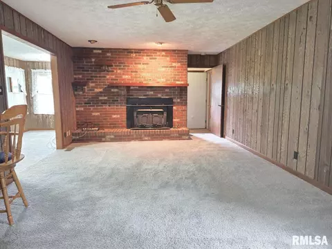 502 N Chestnut St, Versailles, IL 62378 photo 3