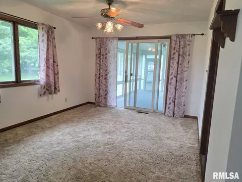 502 N Chestnut St, Versailles, IL 62378 photo 6