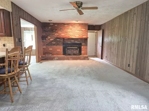 502 N Chestnut St, Versailles, IL 62378 photo 4