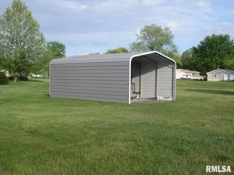 502 N Chestnut St, Versailles, IL 62378 photo 11