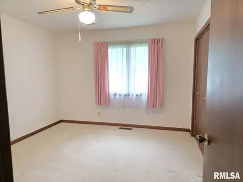 502 N Chestnut St, Versailles, IL 62378 photo 31