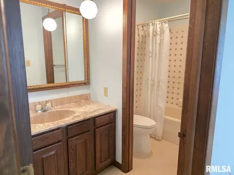502 N Chestnut St, Versailles, IL 62378 photo 35