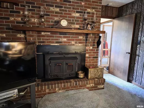 502 N Chestnut St, Versailles, IL 62378 photo 2