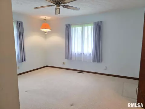 502 N Chestnut St, Versailles, IL 62378 photo 34