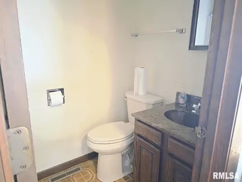 502 N Chestnut St, Versailles, IL 62378 photo 24