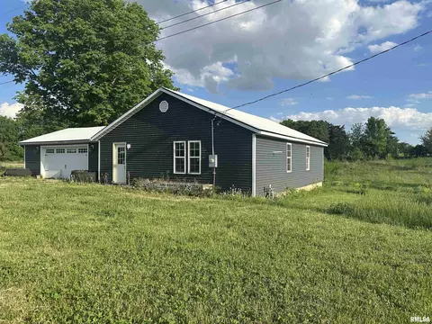 705 W Williams St, Wyoming, IL 61491
