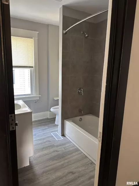 2127 5th Ave, Moline, IL 61265 photo 9