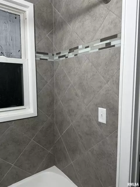 2127 5th Ave, Moline, IL 61265 photo 22
