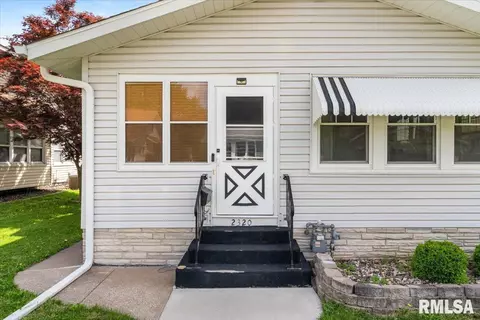 2320 6th St, Moline, IL 61265 photo 4