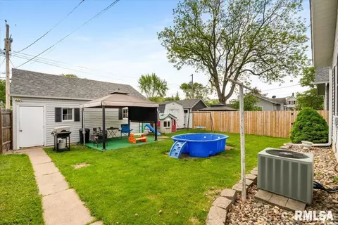 2320 6th St, Moline, IL 61265 photo 6