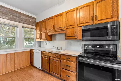 2320 6th St, Moline, IL 61265 photo 24