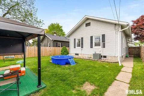 2320 6th St, Moline, IL 61265 photo 8